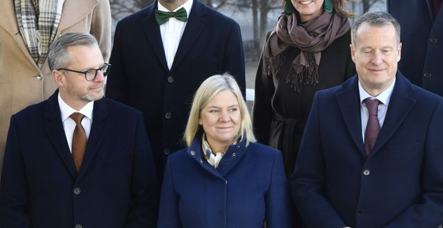 Finansminister Mikael Damberg, statsminister Magdalena Andersson, migrationsminister Anders Ygeman. Pontus Lundahl/TT / TT NYHETSBYRÅN