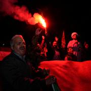 En iransk demonstrant under en manifestation till stöd för landet attack mot Israel i natt. 