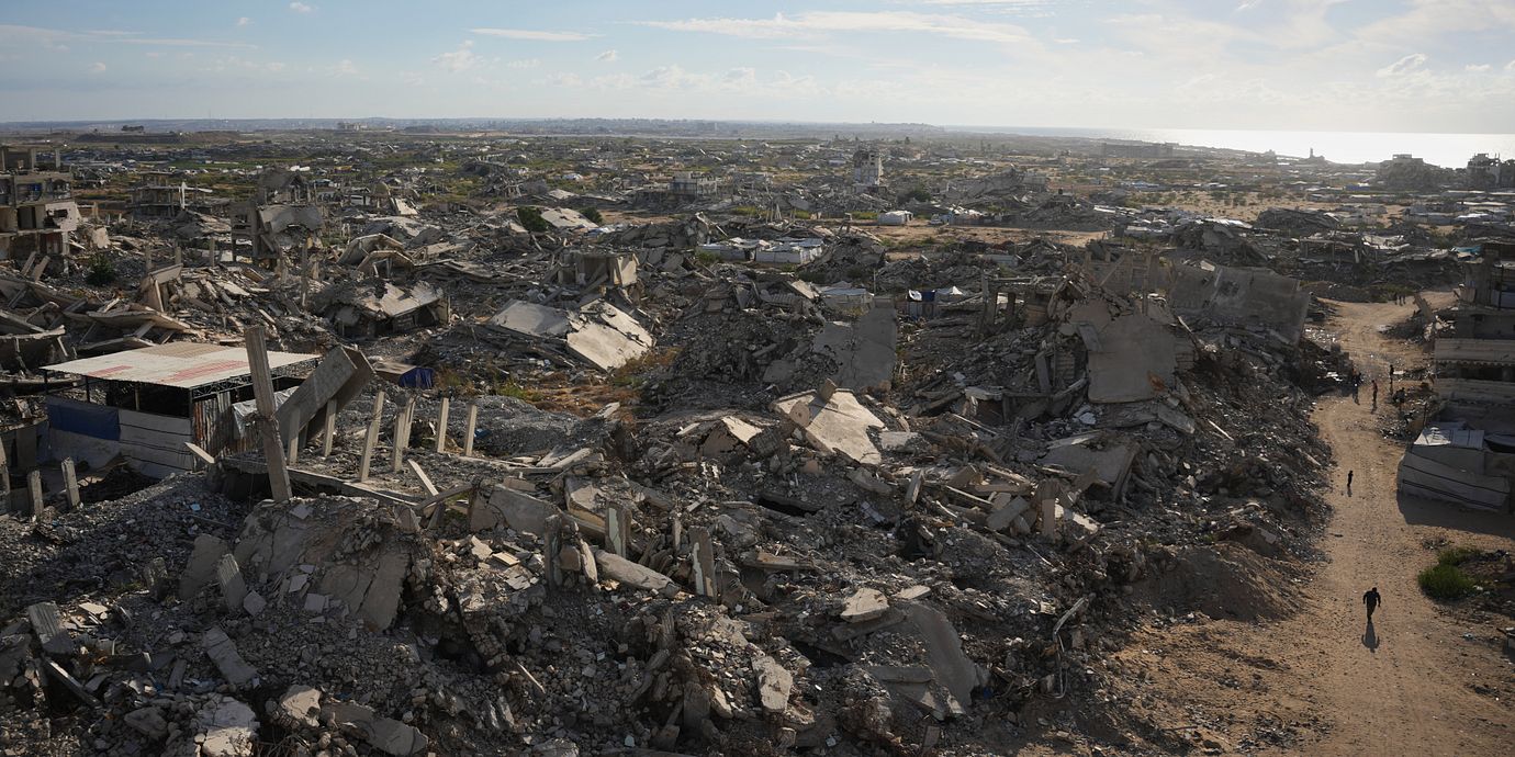 En bild på det som en gång var byggnader i Gaza stad innan Israel bombade dem.