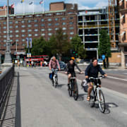 Cykelmärken på Vasabron i Stockholm.  Arkivbild.