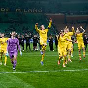 Bodø/Glimt-spelarna jublar efter slutsignal. 
