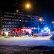 Räddningstjänsten på plats på Vintergatan i Sundbyberg där branden rasade.