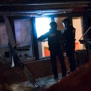  Polisens bombtekniker efter att en sprängladdning detonerat vid en bostad i Staffanstorp. 