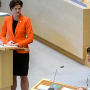 Anna Kinberg Batra i debatt med MP:s Åsa Romson.