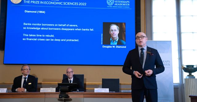Professor John Hassler presenterade  Anders Wiklund/TT