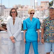 Stjärnorna från The French dispatch under filmfestivalen i Cannes. Från vänster Timothée Chalamet, Wes Anderson, Tilda Swinton och Bill Murray.