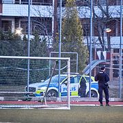 En 15-årig tjej misstänks för ett mord i Vårby gård i Stockholm.