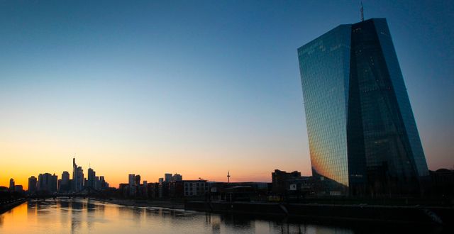 Tyska finanshuvudstaden Frankfurts skyline. DANIEL ROLAND / AFP