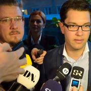 Jimmie Åkesson (SD) efter tårtattacken i början av november förra året.