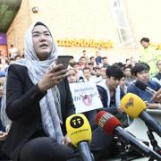 Afghanska ungdomar demonsterar på Medborgarplatsen i Stockholm mot utvisningarna till Afghanistan.