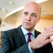 Medieuppbådet var stort när statsminister Fredrik Reinfeldt (M) visade sig för intervjuer.