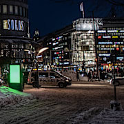 Polisbil i centrala Helsingfors.