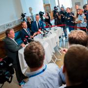 Pressträffen där Danmarks utrikesminister Lars Loekke Rasmussen, justiteminister Peter Hummelgaard och vice statsminister Jakob Ellemann-Jensen presenterar lagförslaget.