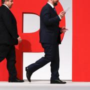 Sigmar Gabriel och Martin Sculz på SPD:s kongress 2015.