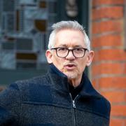 Gary Lineker utanför sitt hem i London 12 mars 2023. 