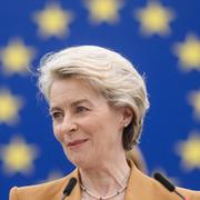 EU-kommissionens ordförande Ursula von der Leyen. På torsdag möter hon fyra utmanare om toppjobbet i EU, i spetskandidaternas slutdebatt på plats i EU-parlamentet i Bryssel.