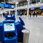 Tomt vid incheckningsautomaterna på Terminal 3.