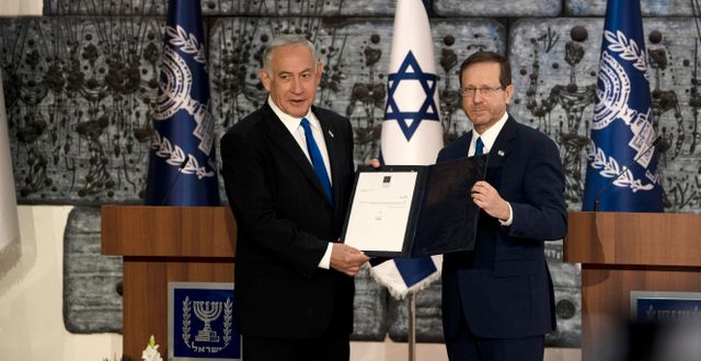 Isaac Herzog och Benjamin Netanyahu i dag. Maya Alleruzzo / AP