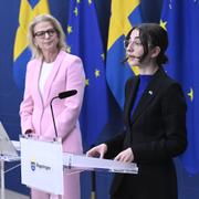 Energi- och näringsminister Ebba Busch (KD) , finansminister Elisabeth Svantesson (M), klimat- och miljöminister Romina Pourmokhtari (L) samt näringsutskottets ordförande Tobias Andersson (SD). 