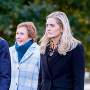 Emilia Enger Mehl tillsammans med nytillträdde statsministern Jonas Gahr Støre. 