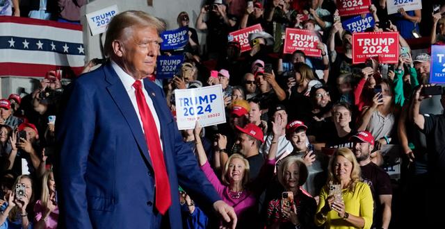 Trump under ett kampanjmöte i Erie, Pennsylvania, i går. Sue Ogrocki / AP