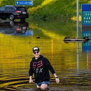 En del av E45 stängs av efter att vägras mellan Lilla Edet och Trollhättan den 28 juli 2024.