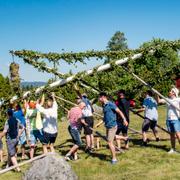 Illustrationsbild. Stångresning i Sähl i Dalarna, midsommar 2020. 