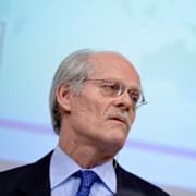 Arkivbild från 2015: Riksbankschef Stefan Ingves presenterar Riksbankens räntebeslut under en pressträff i Stockholm: Minusränta och program för stödköp av obligationer.