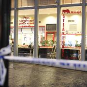 Man död efter knivattack på restaurang.