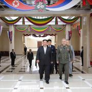 Nordkoreas ledare Kim Jong Unoch Rysslands försvarsminister Sergei Shoigu.