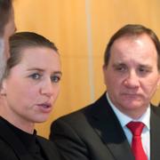 Stefan Löfven och Danmarks statsminister Mette Frederiksen till vänster. 