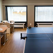 Bilder inifrån H-avdelningen på Anstalten Kumla där barnen kan placeras. 