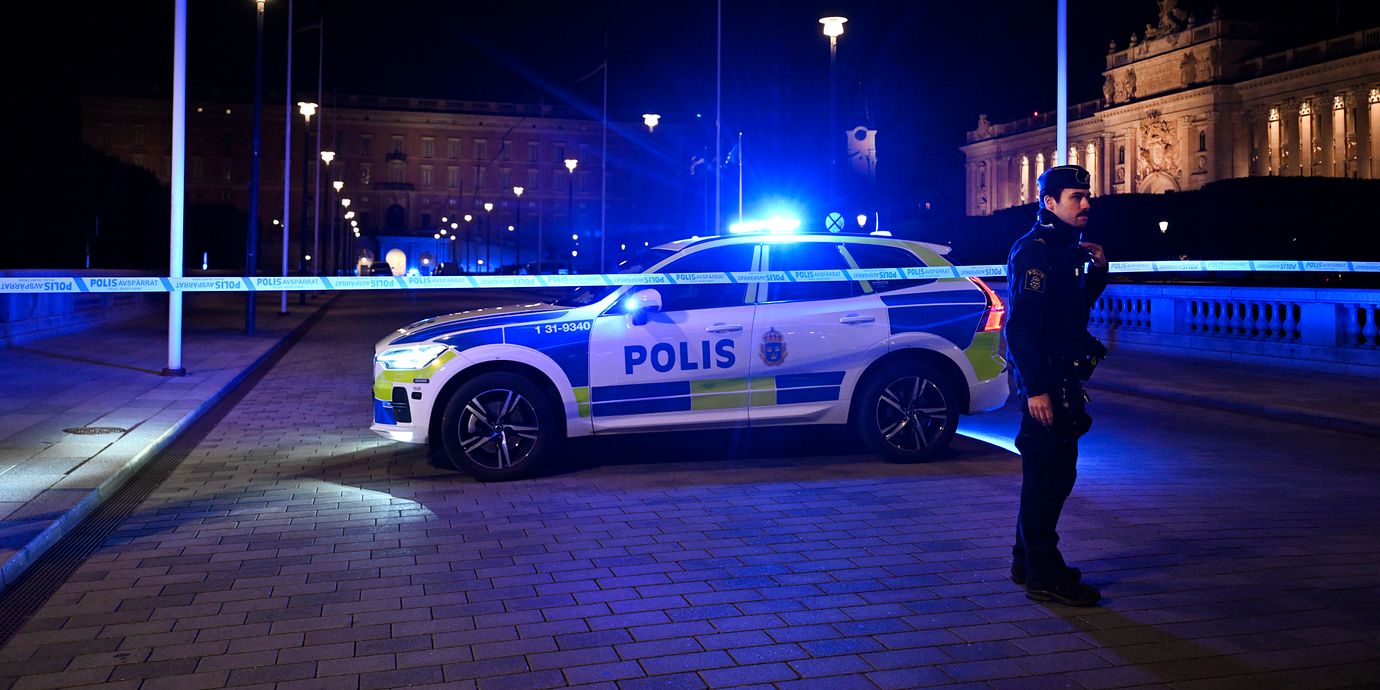 Polisinsatsen på platsen.