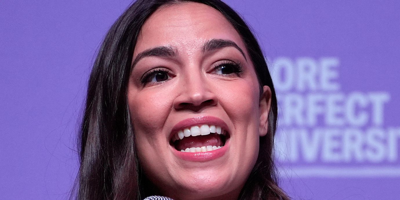 Alexandria Ocasio-Cortez på kampanjmöte
