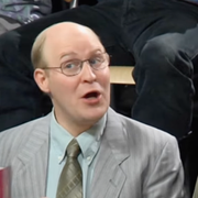 Komikerna Henrik Dorsin och Emma Molin i musikvideon till låten ”Bögarnas fel”. 