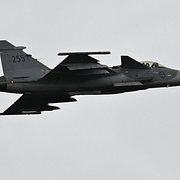 Kinas president Xi Jinping och ett Jas 39 Gripen.