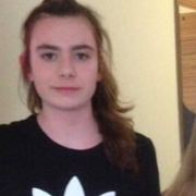Laura MacIntyre till vänster och vännen Eilidh MacLeod.