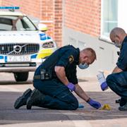Polisens tekniker på brottsplatsen. 