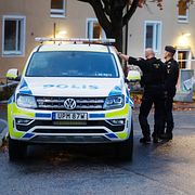Polisen på plats i Bagarmossen.