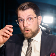 Magdalena Andersson och Jimmie Åkesson efter Agendadebatten.