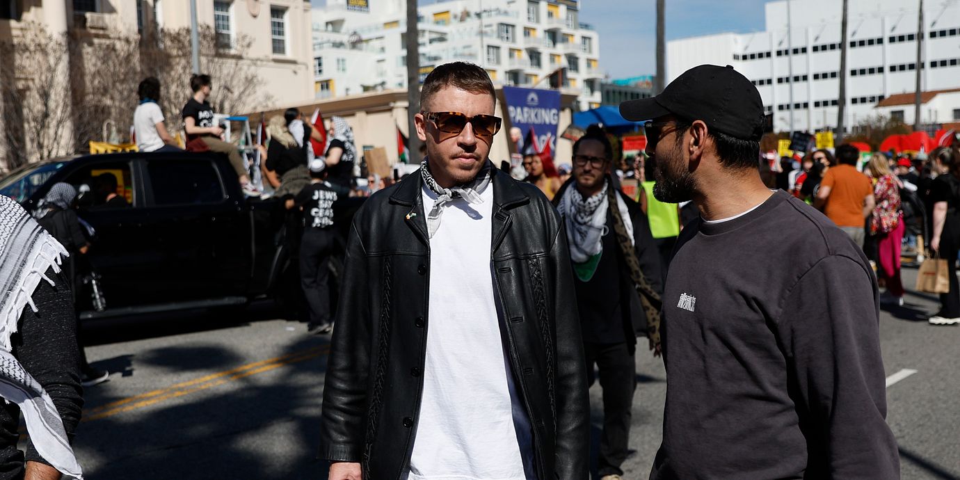 Macklemore på en demonstration mot kriget i Gaza 2024.
