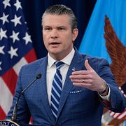 Pete Hegseth under dagens pressträff.