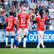 Degerfors Mamadouba Diaby gestikulerar då han utvisas för rött kort.
