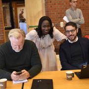 Nyamko Sabuni tillsammans med gruppledaren Johan Pehrson och riksdagsledamoten Robert Hannah vid Liberalernas partiråd i Tensta i norra Stockholm.