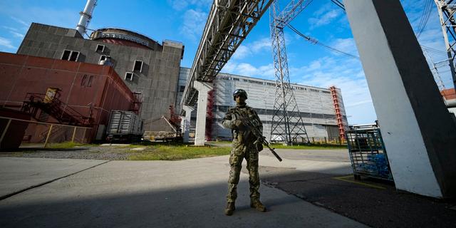 Rysk soldat vid kärnkraftverket. AP