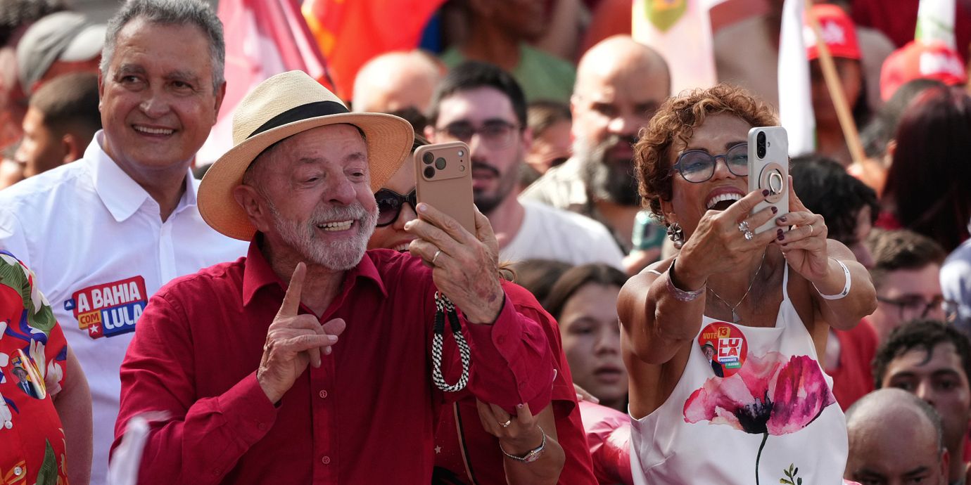 Lula da Silva kampanjar, 16 oktober.