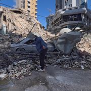 Under söndagen riktade Israel nya attacker mot Libanon.