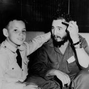 Fidel Castro med sin sin Fidel Jr i Havanna 1959.