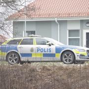 En stor polisinsats pågår vid Risbergska skolan i Örebro.