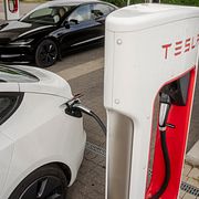 Laddstation för Tesla i Danmark. Arkivbild.